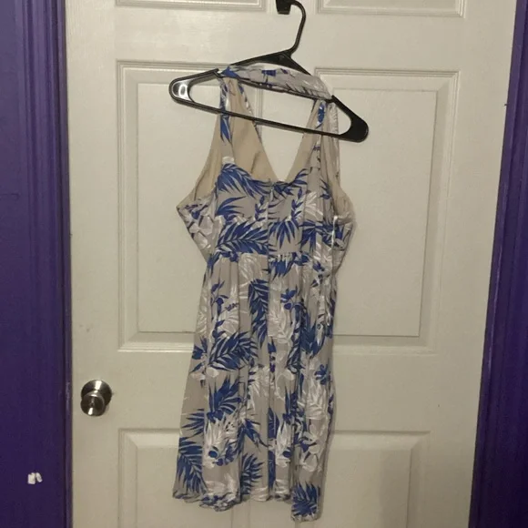 BCBGMaxAzria Blue and White Leaf Print Midi Dress - Picture 2 of 5